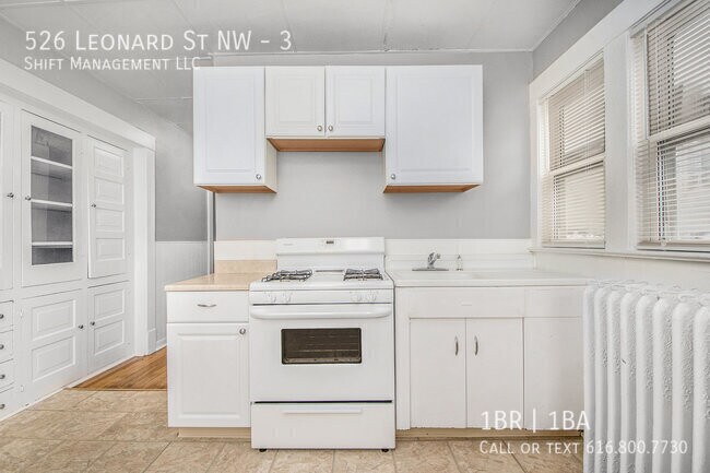 Building Photo - 526 Leonard St NW