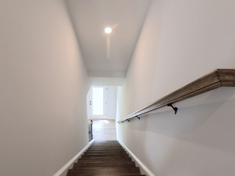 Building Photo - 2923 Beaconwood Ct