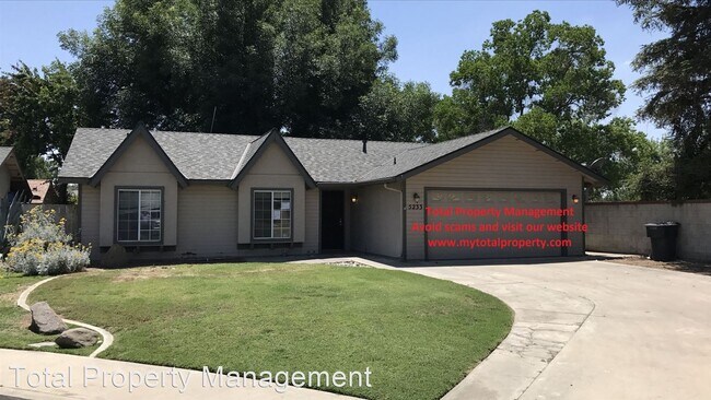 Primary Photo - 3 br, 2 bath House - 5233 W. Iris Ct.