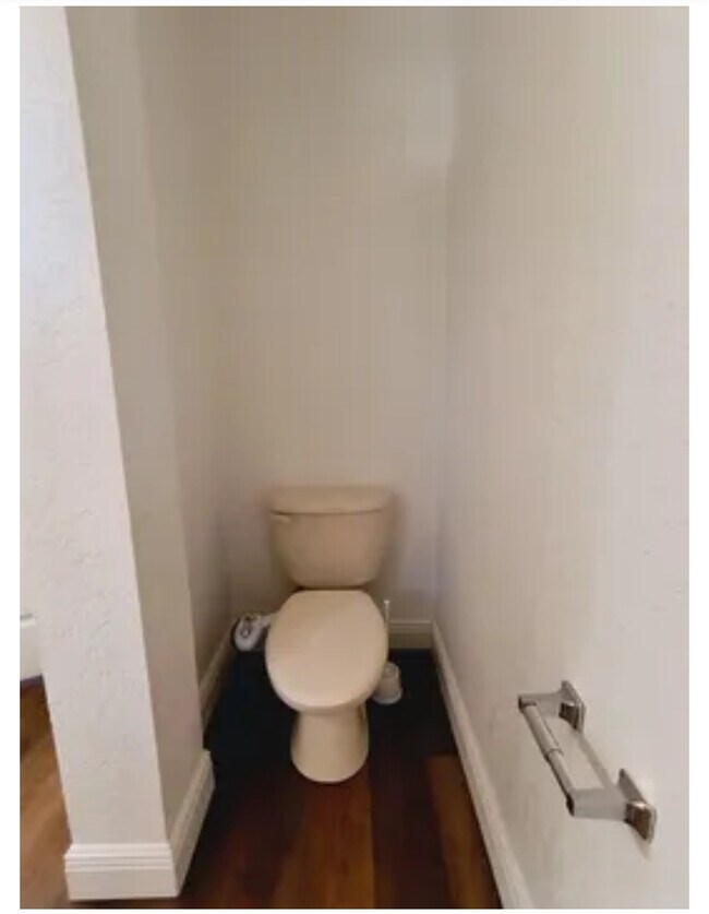 Building Photo - 807 Ware Ave NE