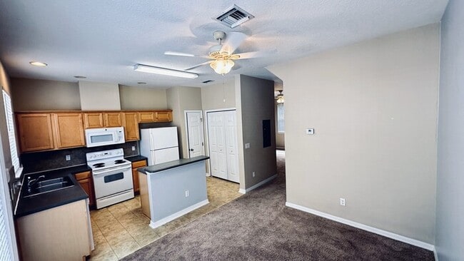 Building Photo - Elegant 2 Master Suite Townhome with Disne...
