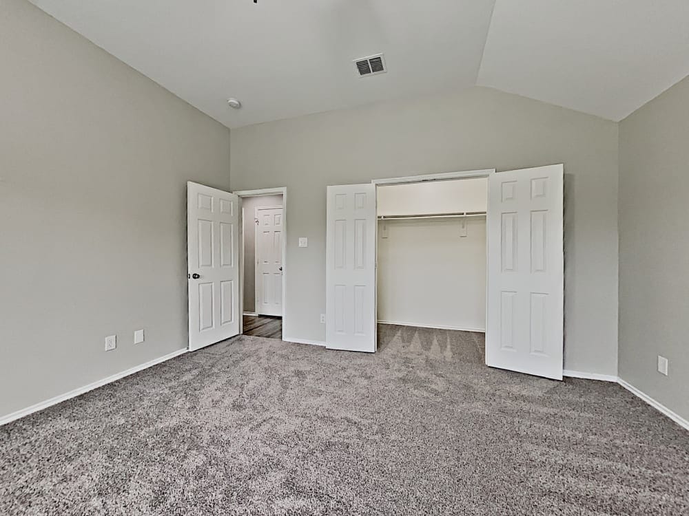 Building Photo - 2812 Maple Creek Dr