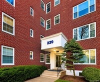 Building Photo - 220 Pelham Rd