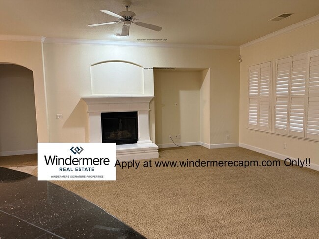 Building Photo - Welcome Home To This Well Maintained Immaculate Westlake Gated Community HOME!