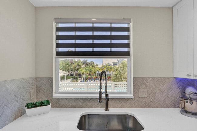 Building Photo - 1506 Mizzenmast Way