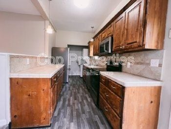 Building Photo - 9140 Sailfish Dr