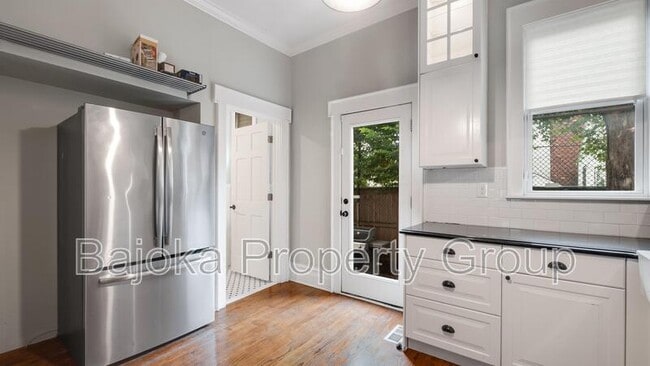 Building Photo - 1510 Trumbull St