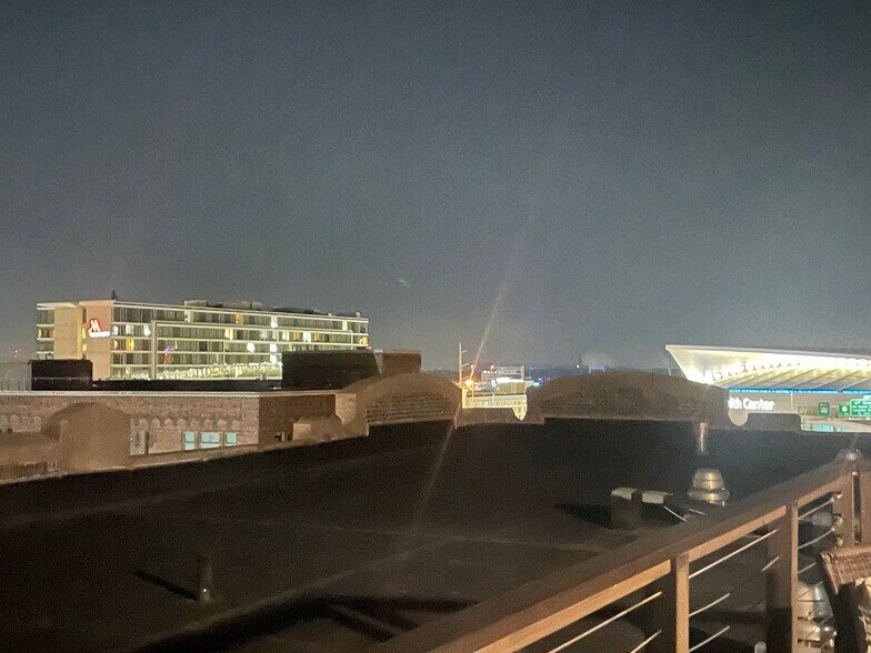 Building Photo - 105 S 9th St