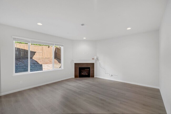 Building Photo - 9745 SW 171st Ave