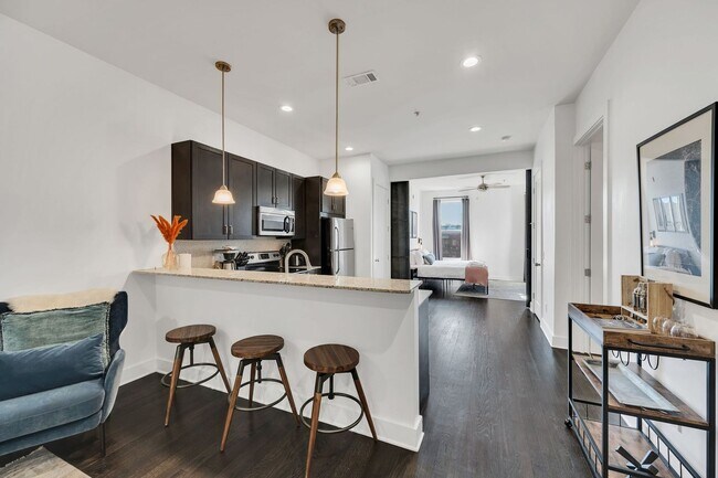 Building Photo - Furnished West End Luxury Condo