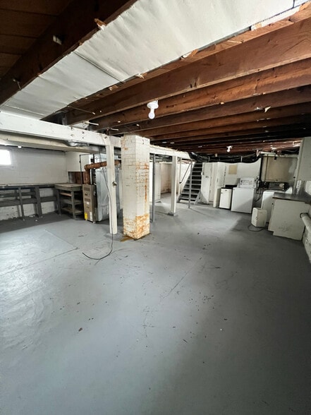 Building Photo - 101 W Palmer Ave