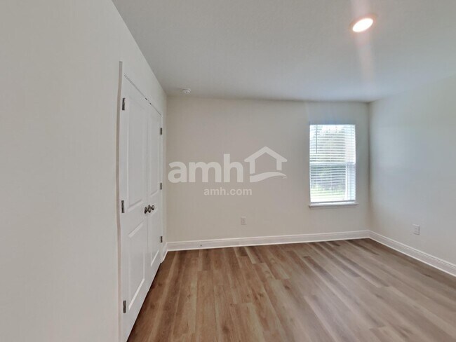 Building Photo - 27120 St Andrews Ave