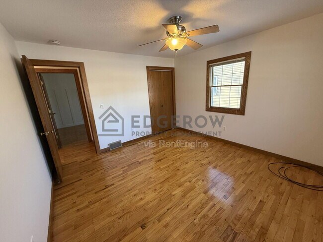 Building Photo - 2540 Ancient Dr SW