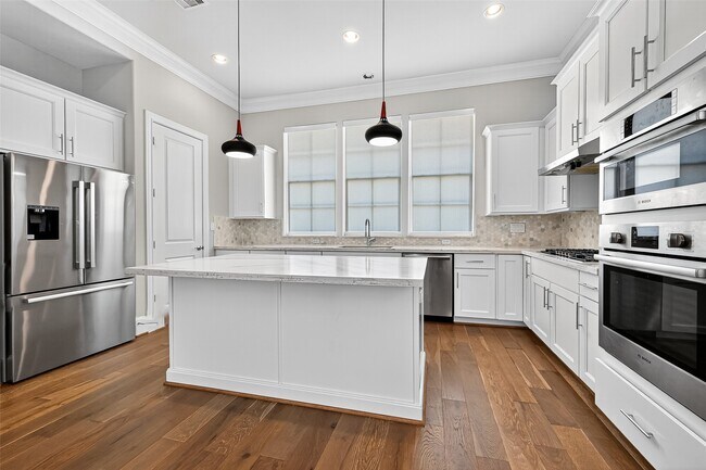 Building Photo - 815 Bringhurst St