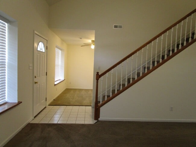 Building Photo - 1724-1726-1726 Louise Cir