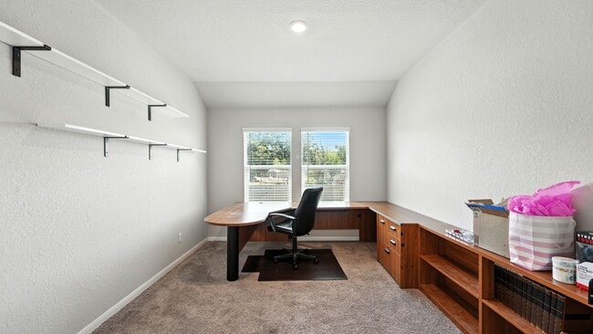 Building Photo - 305 N Kowald Ln
