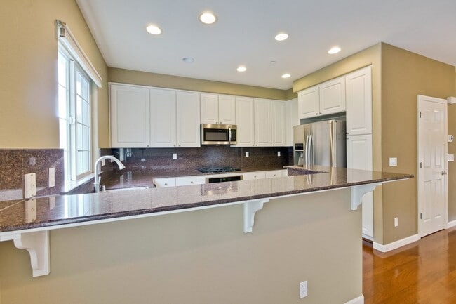 Building Photo - Modern Communication Hill Townhome | Panoramic Mountain Views