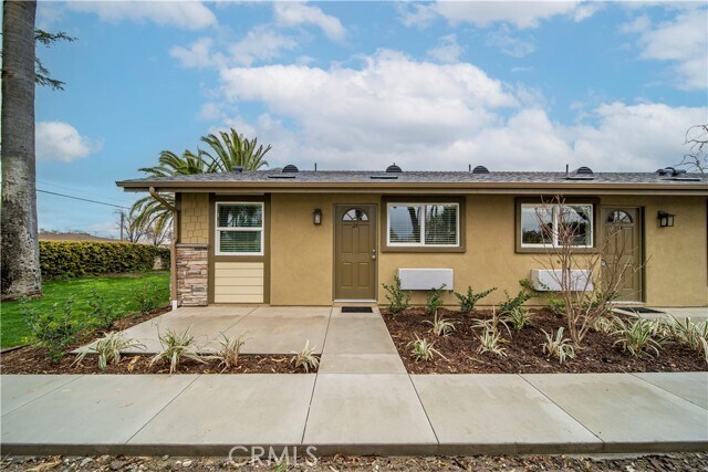 Primary Photo - 1198 S San Antonio Ave