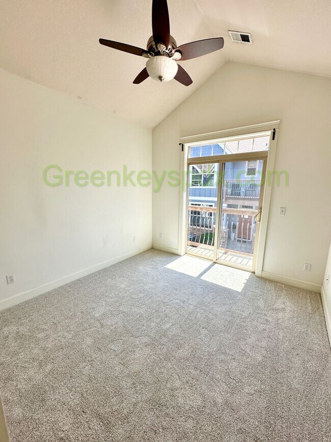 Building Photo - Secure and Beautiful 3-Bedroom 2.5-Bathroo...