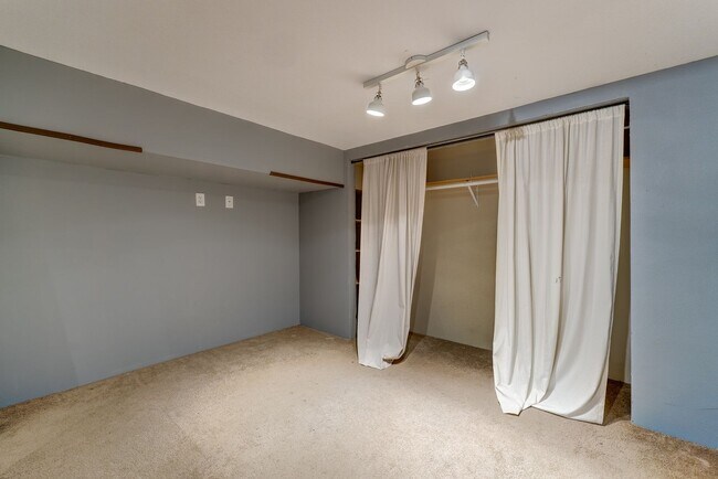 Building Photo - 59 Morris St