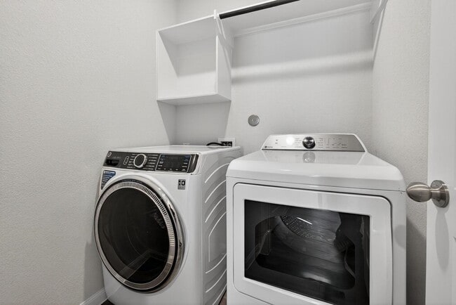 Building Photo - 1409 Mount Bassie Trl