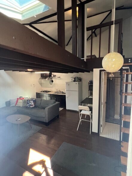 Primary Photo - 4244 58th St