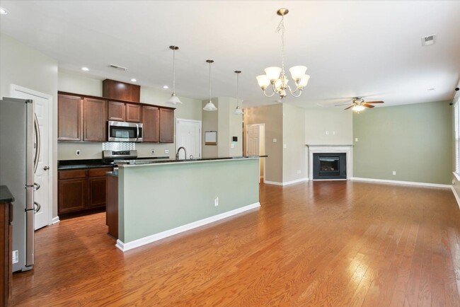 Building Photo - Hampton Home for Rent (3 bed/2.5 bath)