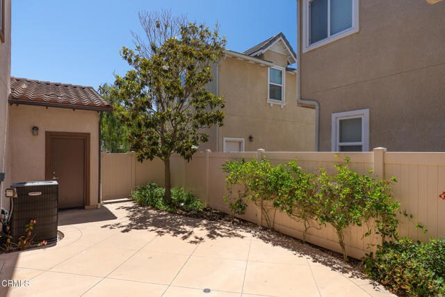 Building Photo - 326 Lakeview Ct