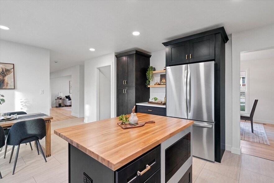 Building Photo - 4662 Britcastle Dr