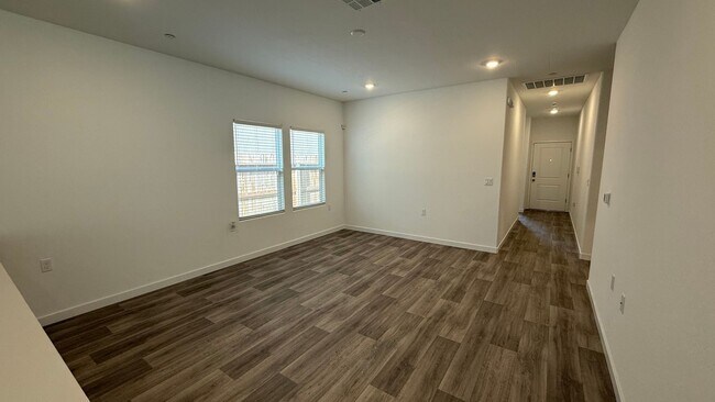 Building Photo - Must See - Spacious 3-Bedroom, 2-Bath Home in Riverstone