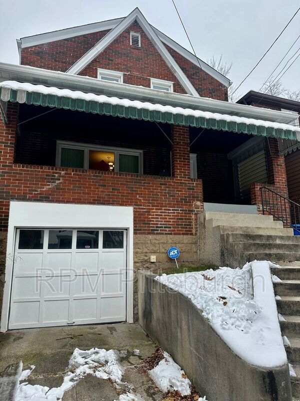 Building Photo - 6526 Rosemoor St