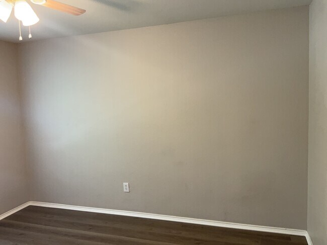 Building Photo - 8517 Gray Shale Dr