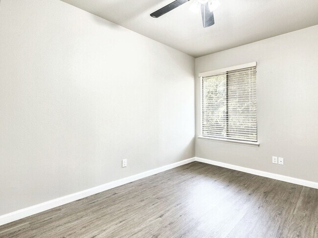 Building Photo - Contemporary 3/BR 1.5/BA Home with Updated...