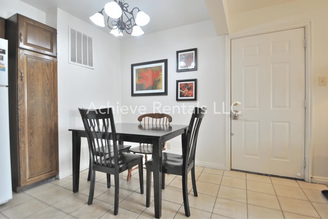 Building Photo - 240 E 400 N