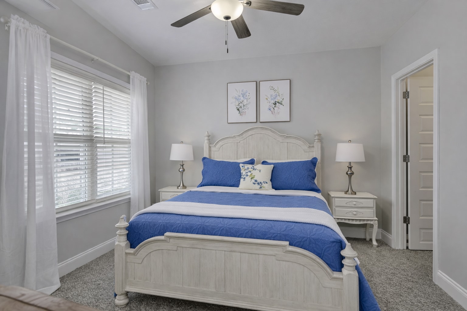Guest Bedroom - Queen Bed - 711 Argo Pass