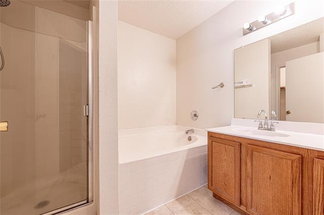Building Photo - 2929 Jamestown Dr