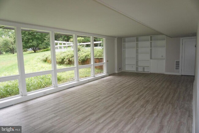 Building Photo - 444 Garrison Forest Rd