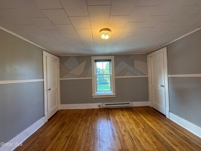 Building Photo - 49 Kunker Ave