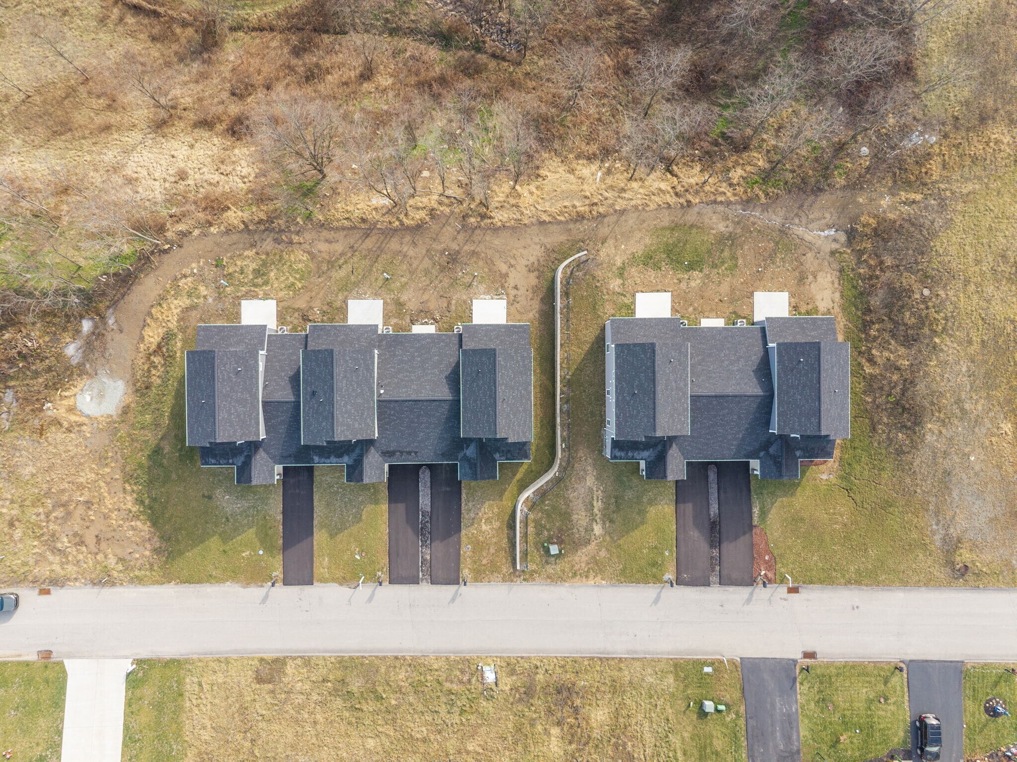 Building Photo - 2213 Lebanon Dr