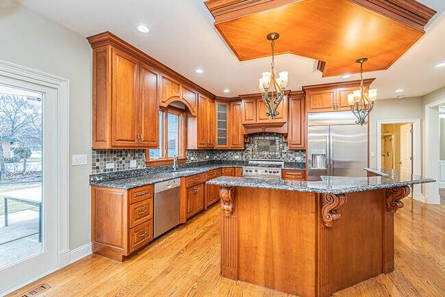 Building Photo - 361 S Elm St