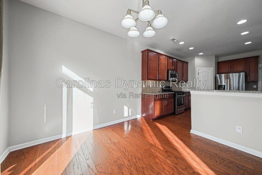 Building Photo - 5470 Allison Ln