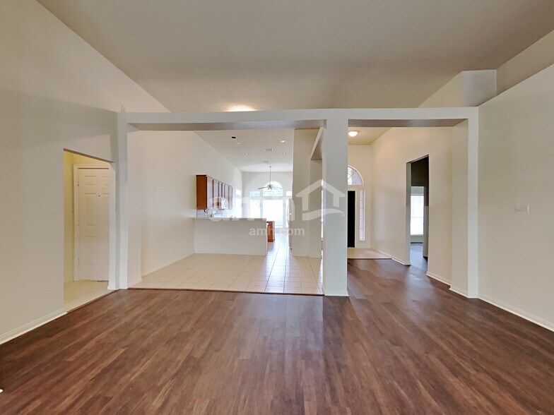 Building Photo - 534 Starkstone Ct