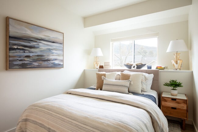 Building Photo - 180 Garfield St