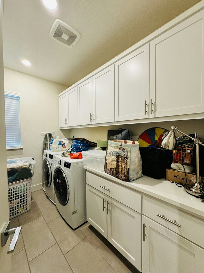 Building Photo - 1715 Tierra Ct