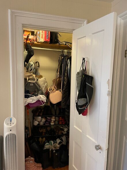 Building Photo - 32 Pearl St