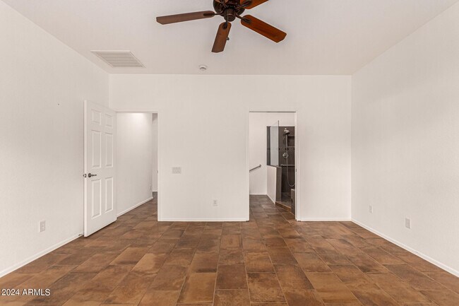 Building Photo - 10847 W Avenida Del Rey