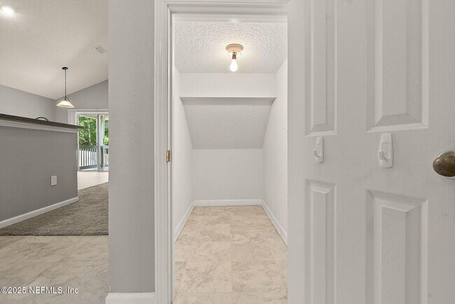 Building Photo - 2987 Bright Eagle Dr