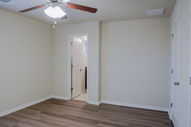 Building Photo - 4616 Inicio Ln