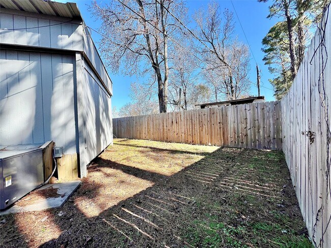 Building Photo - 1508 Darden Dr