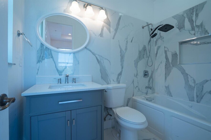 Building Photo - 1356 Piazza Pitti